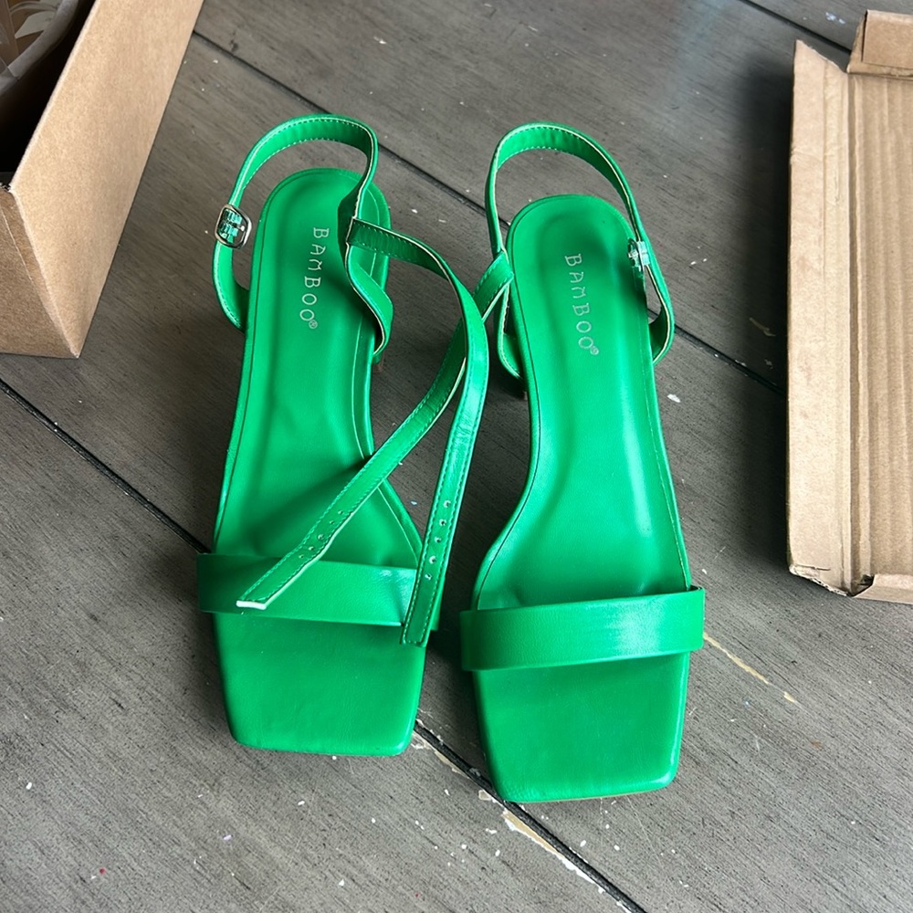 Pretty green small heel 3inches